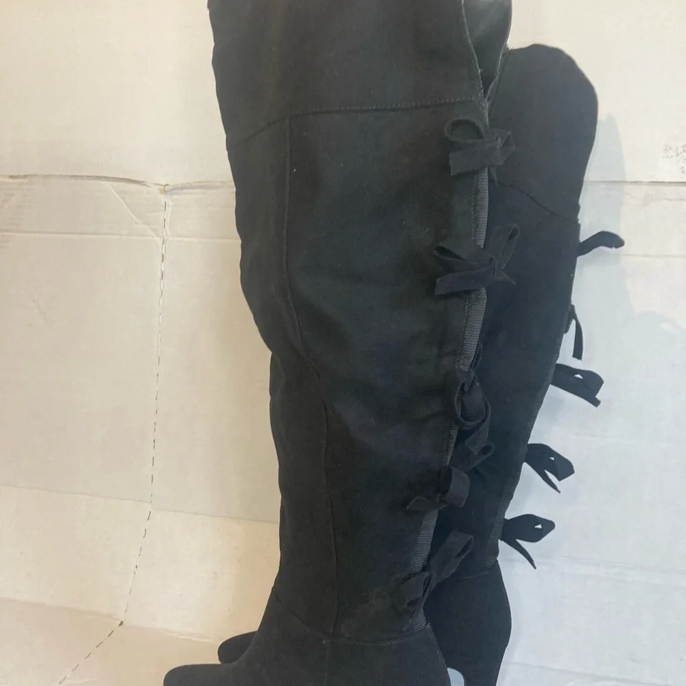 Fashion Nova Elegant Black Knee-High Women Stylish Boots 7W